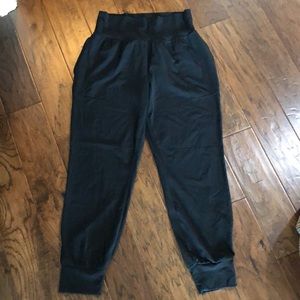 Athleta Cruise Jogger Leggings and Lulululemon gray capris